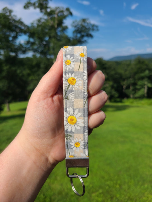 Plaid Daisy Wristlet
