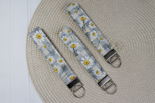 Plaid Daisy Wristlet